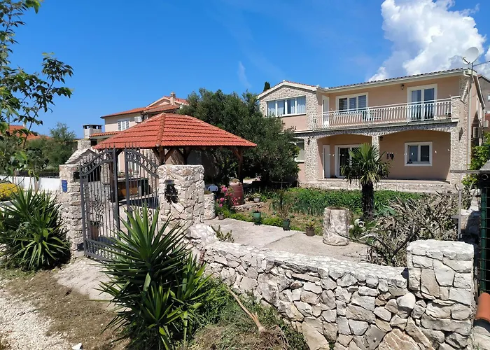 Merica فيلة تروغير